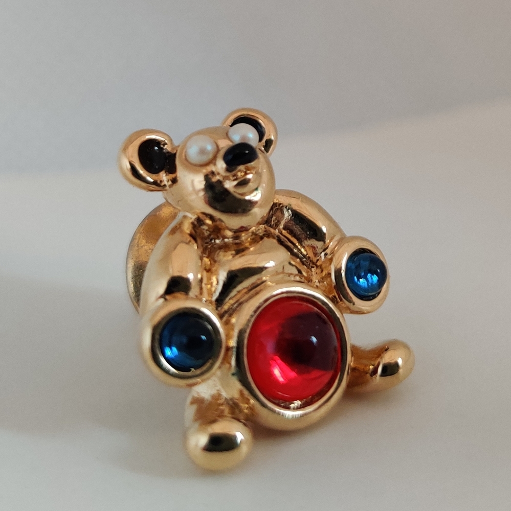 Vintage 80s Teddy Bear 🧸 jeweled pin brooch